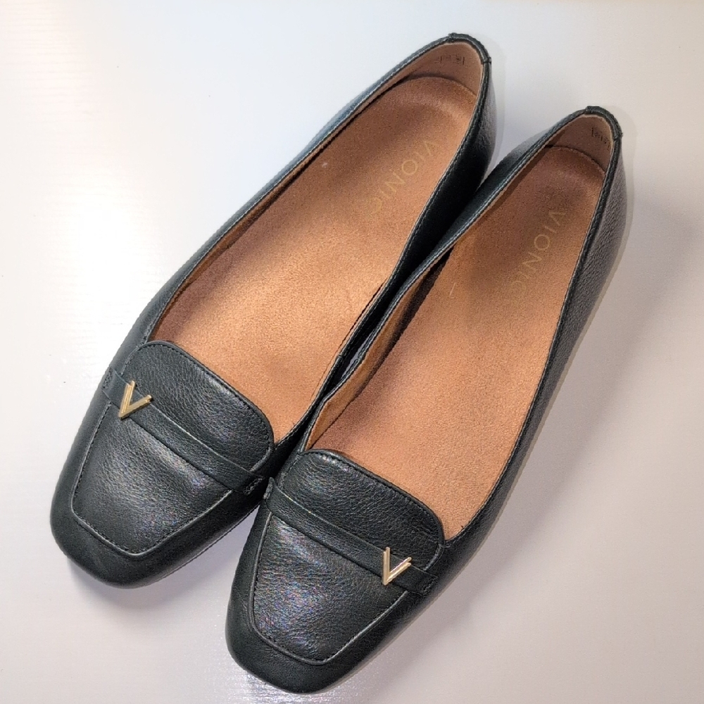 Vionic Dark Green Leather Flats